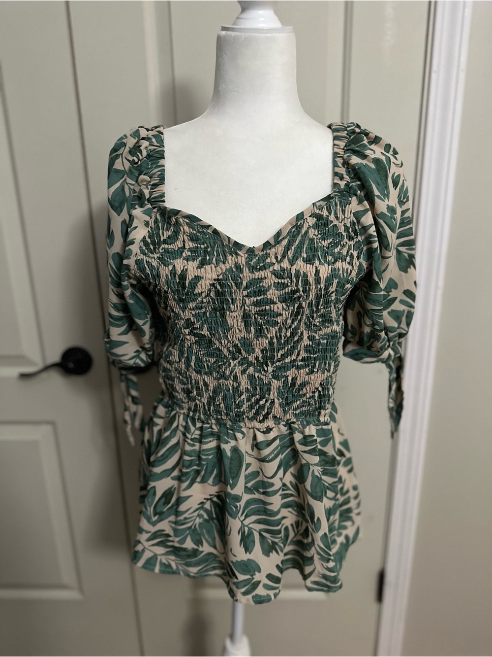 Smocked Leaf-Print Mini Dress in Green